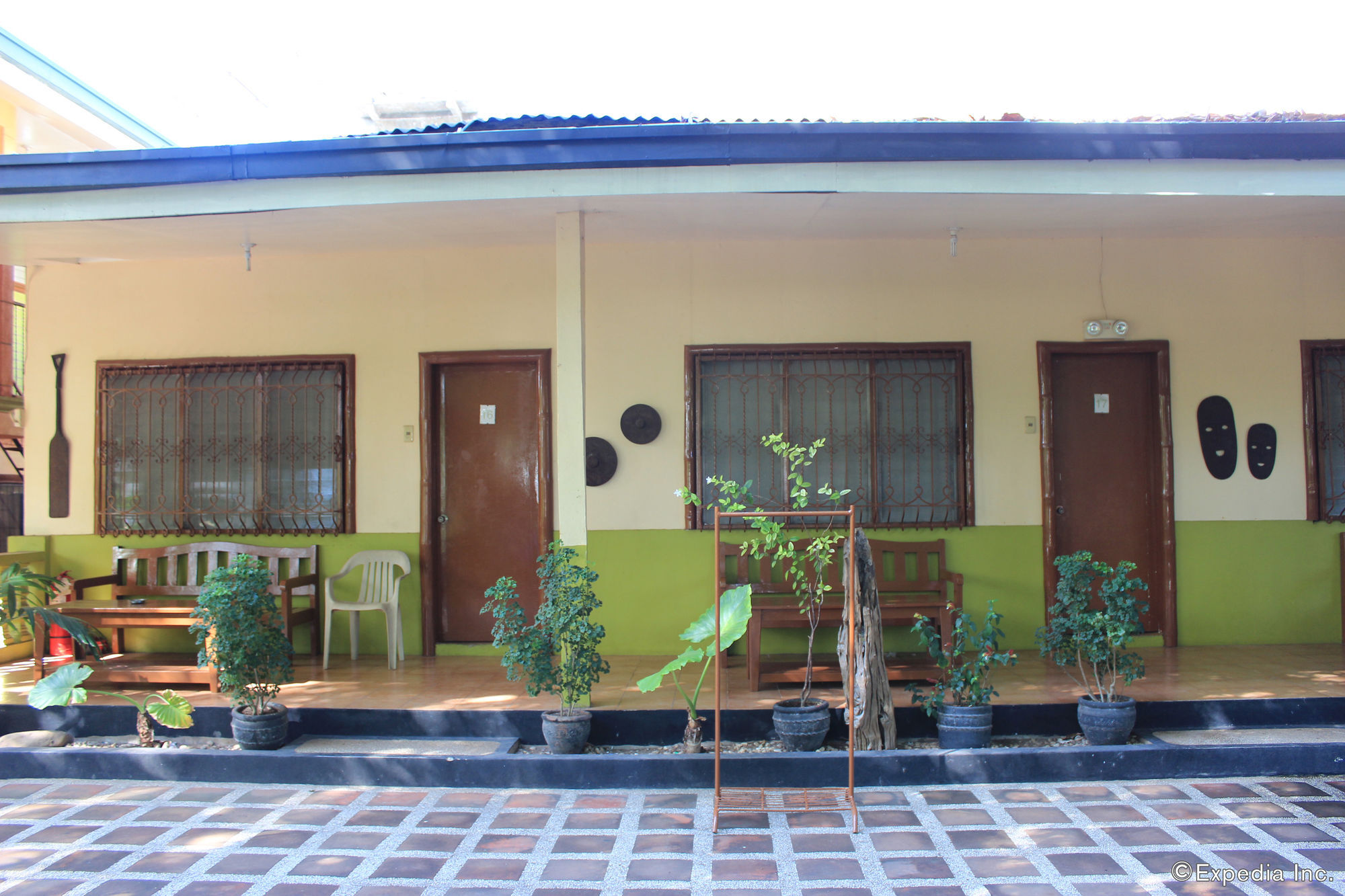 Coron Town Traveller'S Dormitory Buitenkant foto