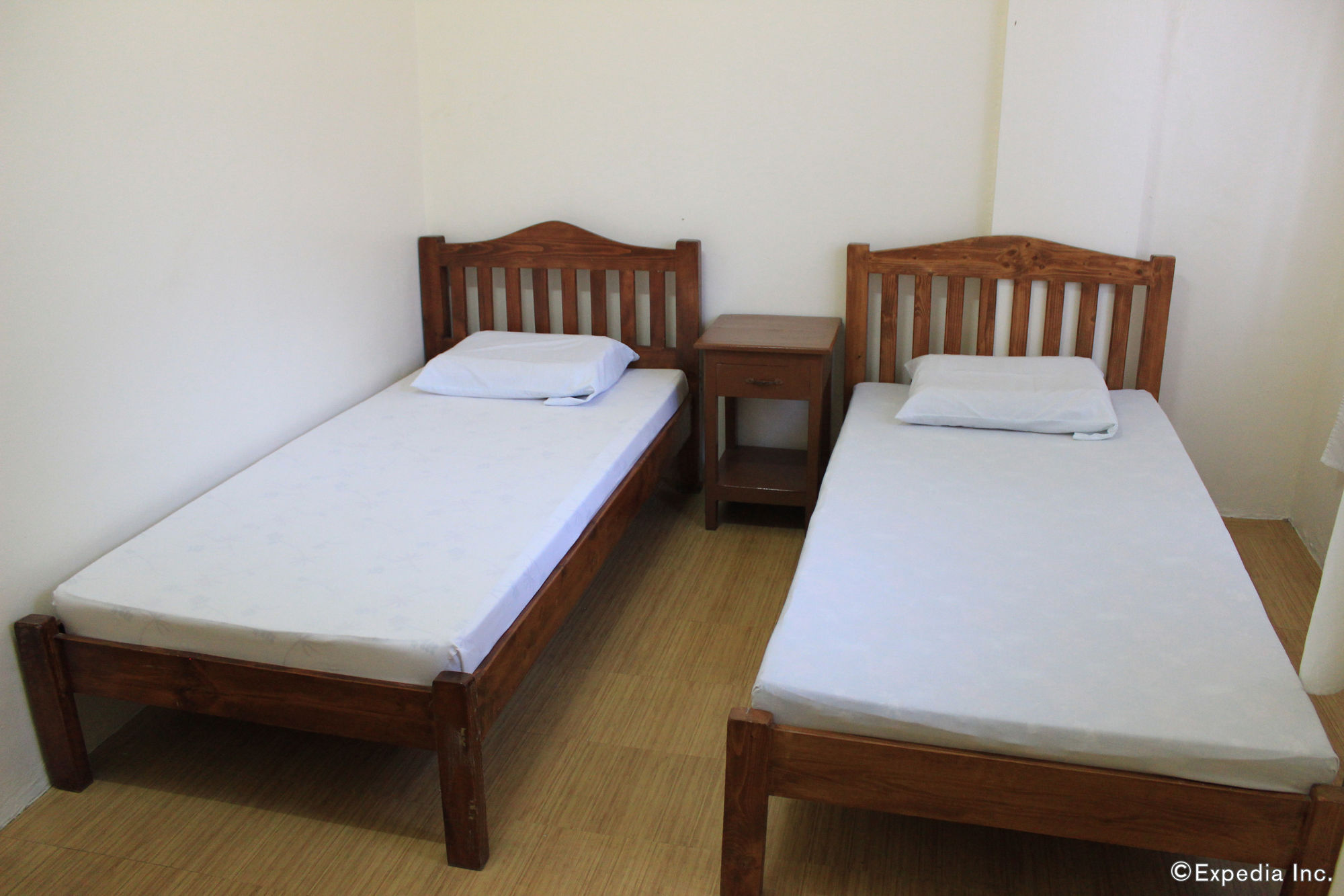 Coron Town Traveller'S Dormitory Buitenkant foto